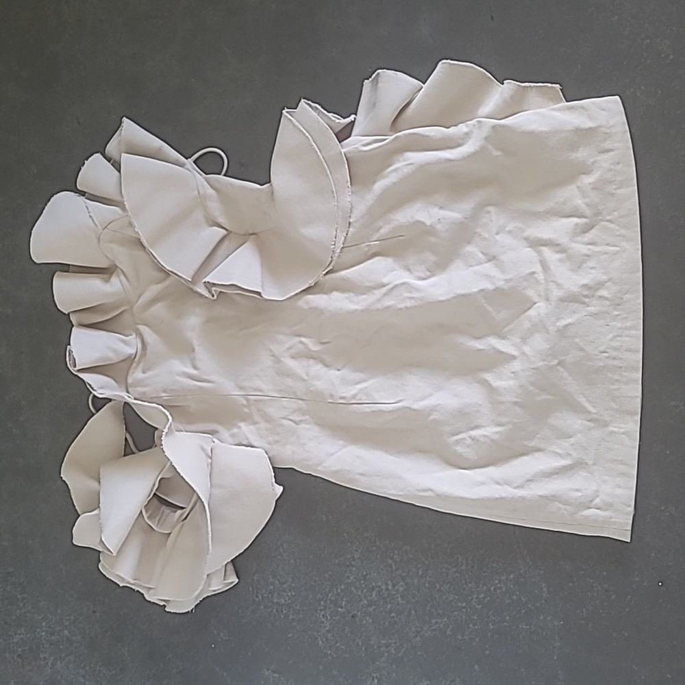 ASOS EDITION SCULPTURAL RUFFLE BACKLESS DRESS - Picture 4 of 8
